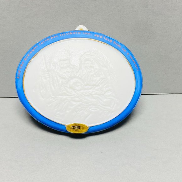 Hallmark 2000 The Blessed Family Keepsake Christmas Ornament Magic Light-Up w/Bo - Picture 3 of 11